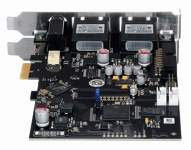 RME HDSPe Madi FX, face arrière et connectique, photo 4