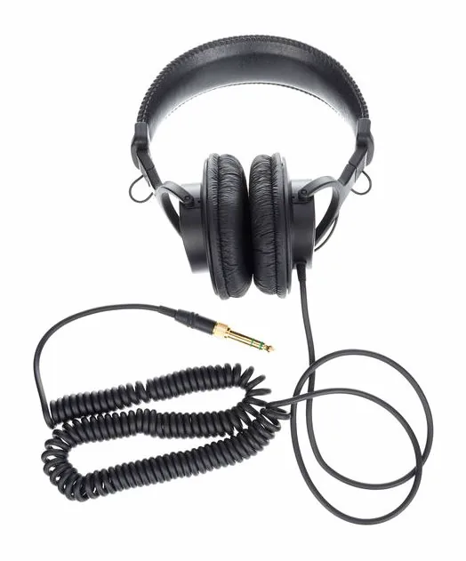 Sony MDR-7506, vue de trois quarts, photo 4