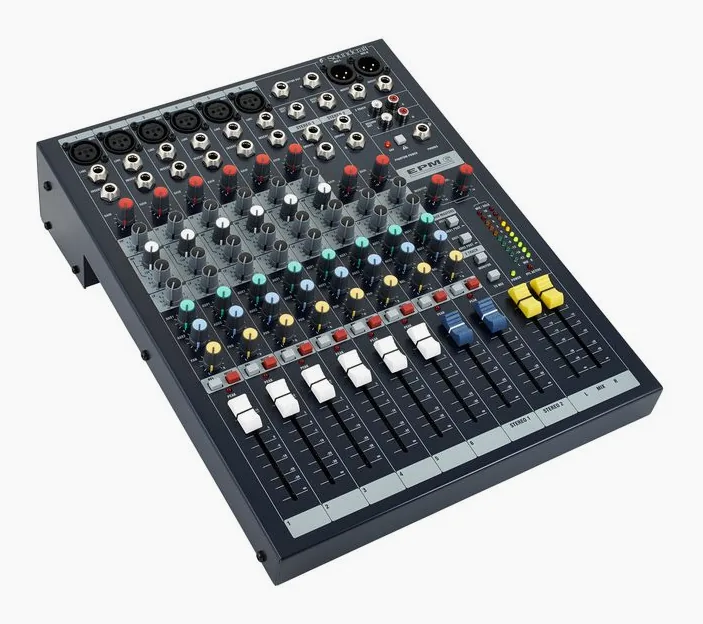 Soundcraft EPM6, vue de trois quarts, photo 3