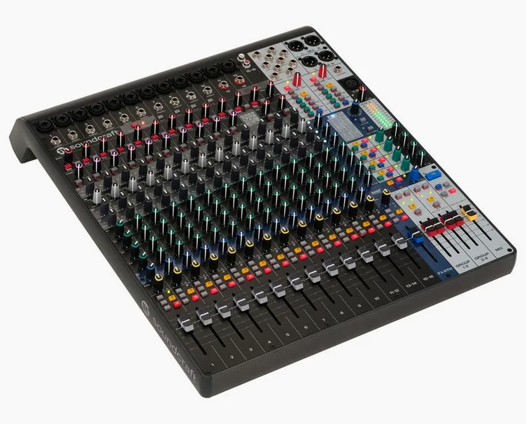 Soundcraft Signature Plus 16, vue de profil, photo 3