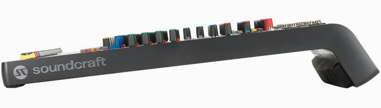 Soundcraft Signature Plus 22, face avant et faders, photo 3