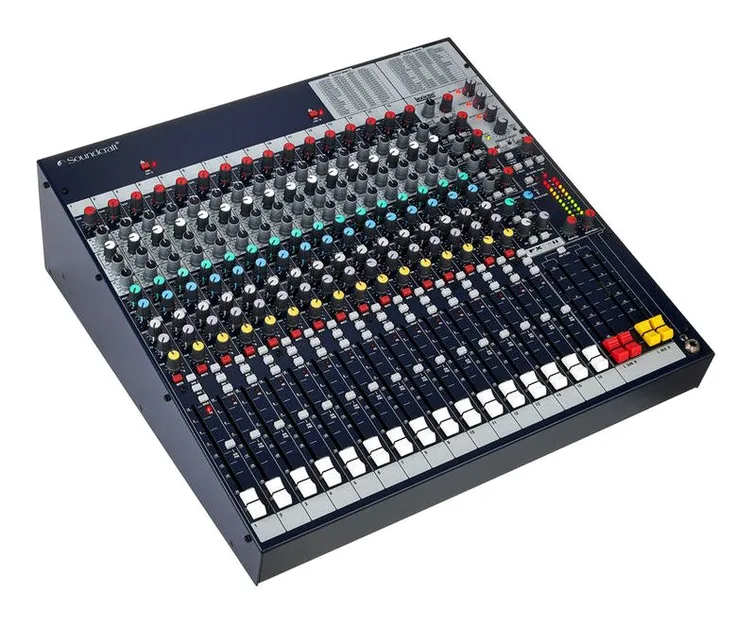 Soundcraft FX 16 II, face arrière, photo 3