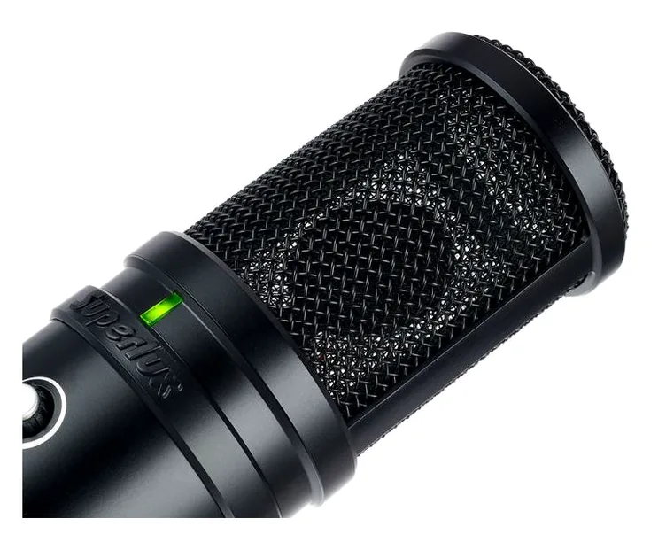 Superlux E205UMKII, vue de trois quarts, photo 4