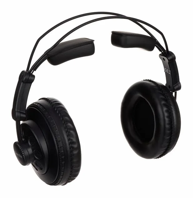 Superlux HD-668 B, vue de trois quarts, photo 2