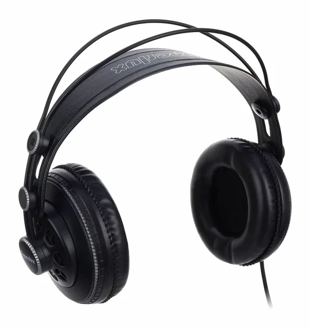 Superlux HD-681 B, vue de trois quarts, photo 2