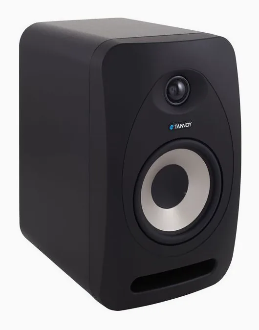Tannoy Reveal 502, vue de trois quarts, photo 3