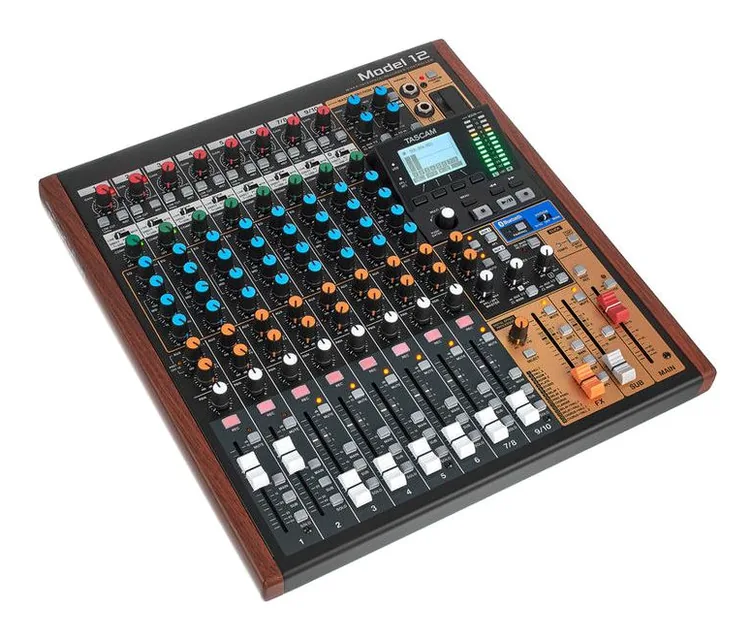 Tascam Model 12, potentiomètres, photo 3