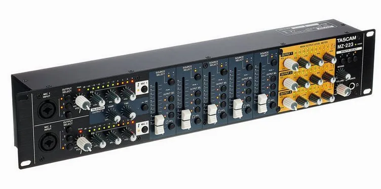 Tascam MZ-223, face arrière, photo 3