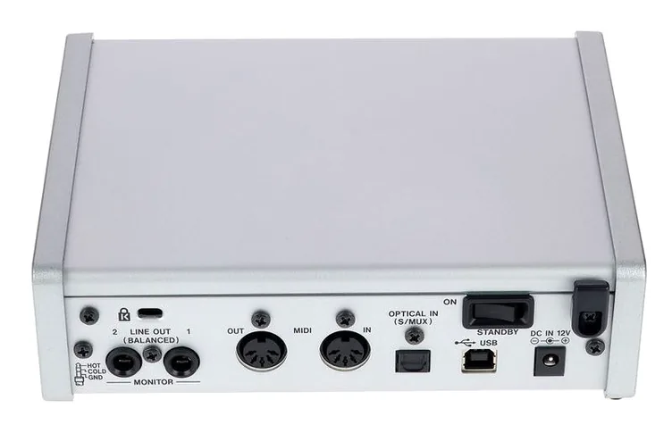 Tascam Series 102i, vue de profil, photo 4