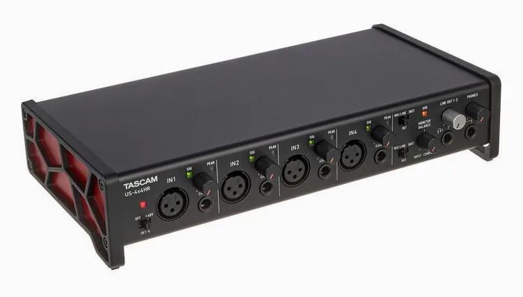 Tascam US-4x4HR, vue de dessus, photo 3