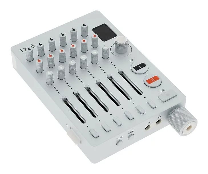 Teenage Engineering TX-6, vue de profil, photo 3