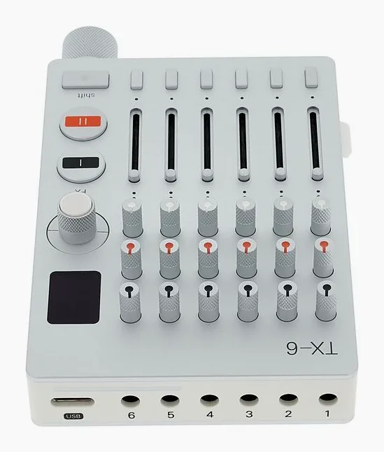 Teenage Engineering TX-6, face avant et faders, photo 4