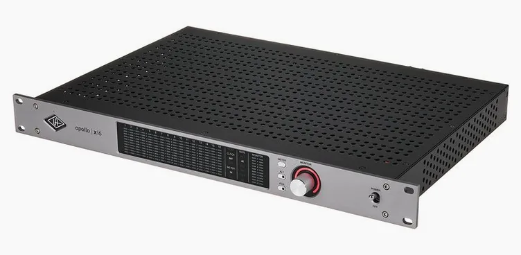 Universal Audio Apollo x16 Gen2 AC, boutons et voyants, photo 2