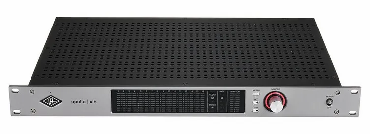 Universal Audio Apollo x16 Gen2 Complete, vue de trois quarts, photo 3