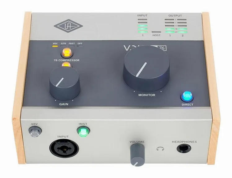 Universal Audio Volt 176 USB Recording Studio, boutons et voyants, photo 2
