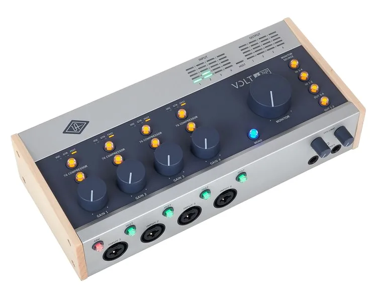 Universal Audio Volt 476P USB Recording Studio, vue de trois quarts, photo 3