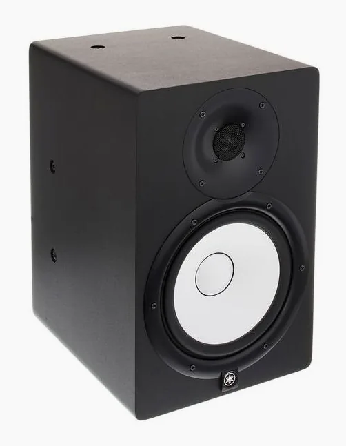 Yamaha HS 8I, vue de trois quarts, photo 3