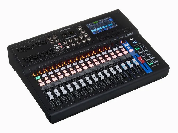 Yamaha MGX16V BK, vue de trois quarts, photo 3