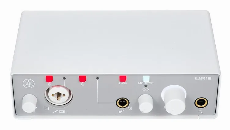 Yamaha UR12 MK3 White, boutons et voyants, photo 2