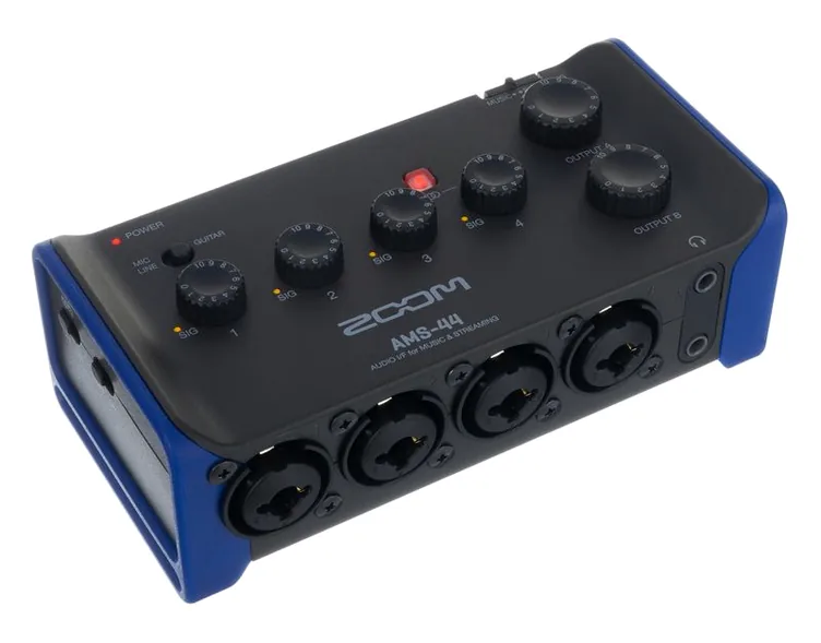 Zoom AMS-44, boutons et voyants, photo 3