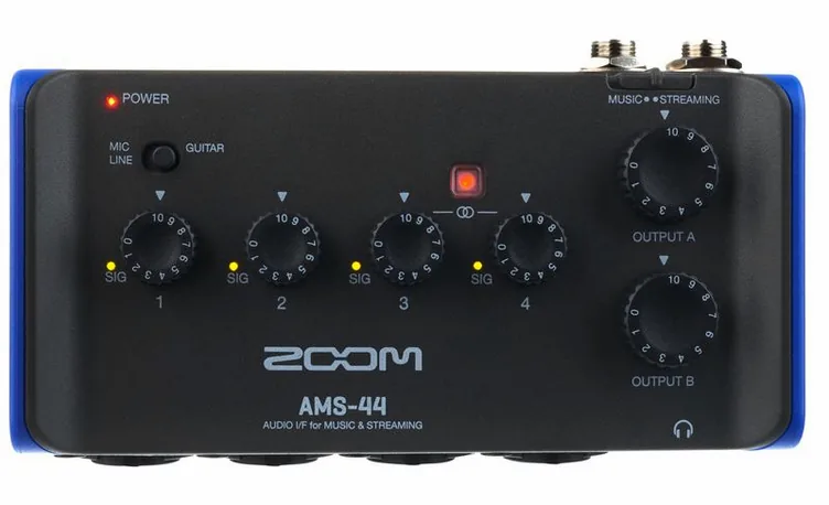 Zoom AMS-44, face avant, photo 4